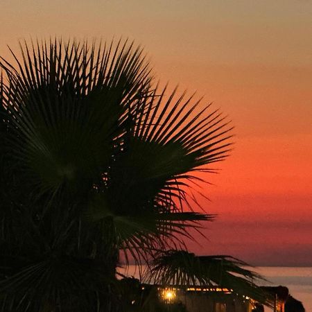 Hotel Saint Tropez Durres Bisht Kamez Exterior foto